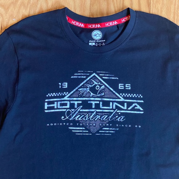 Lot of 2 Hot Tuna Surf Wear Australia T Shirts Men’s size Small Tee Shirt - Picture 9 of 13